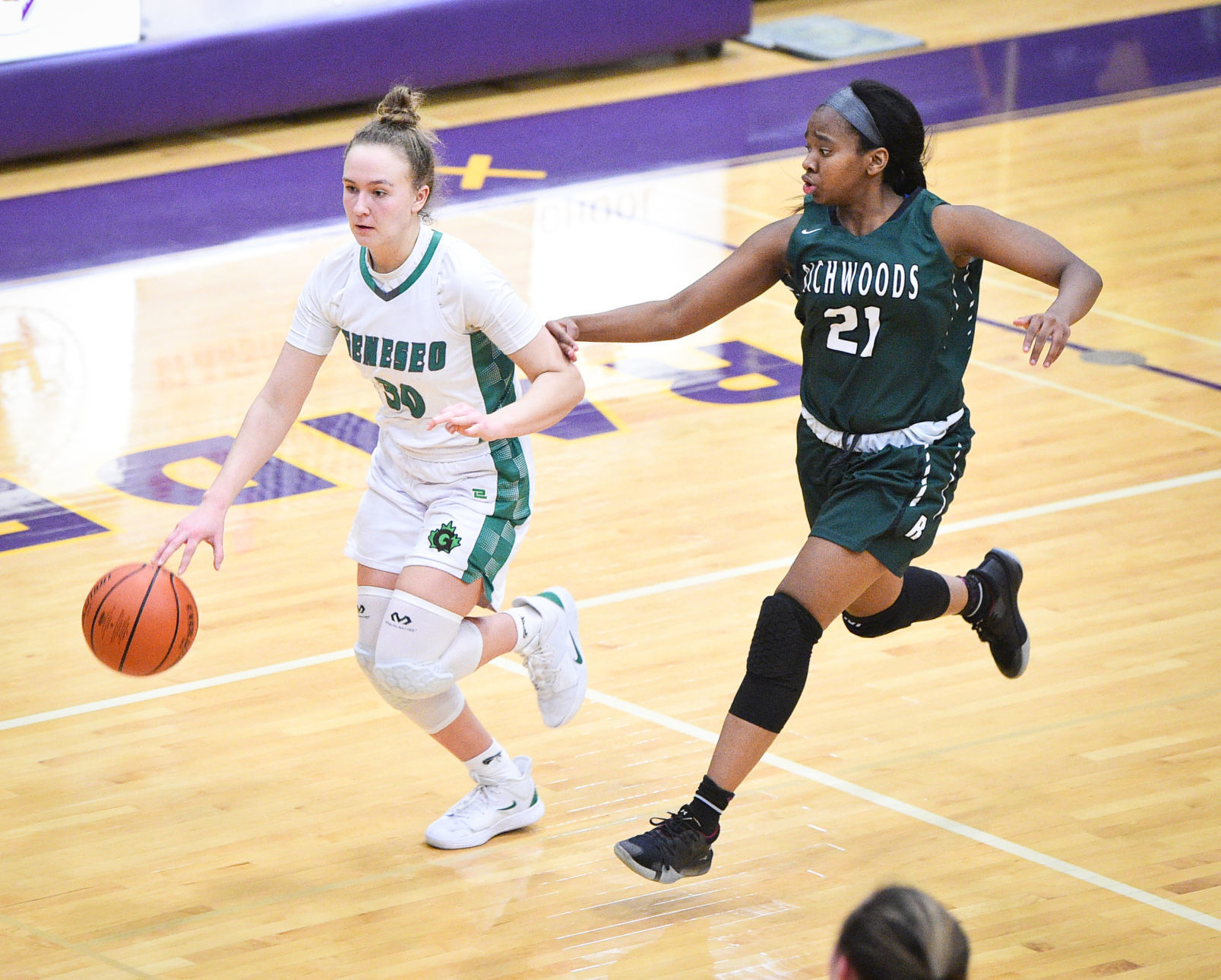 122819-mda-spt-holiday-hoops-052a.jpg